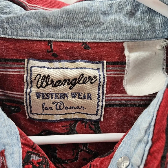 Wrangler Women’s  XL Western Wear For Women Horse Print Button Up Crop Top VTG - Picture 5 of 9